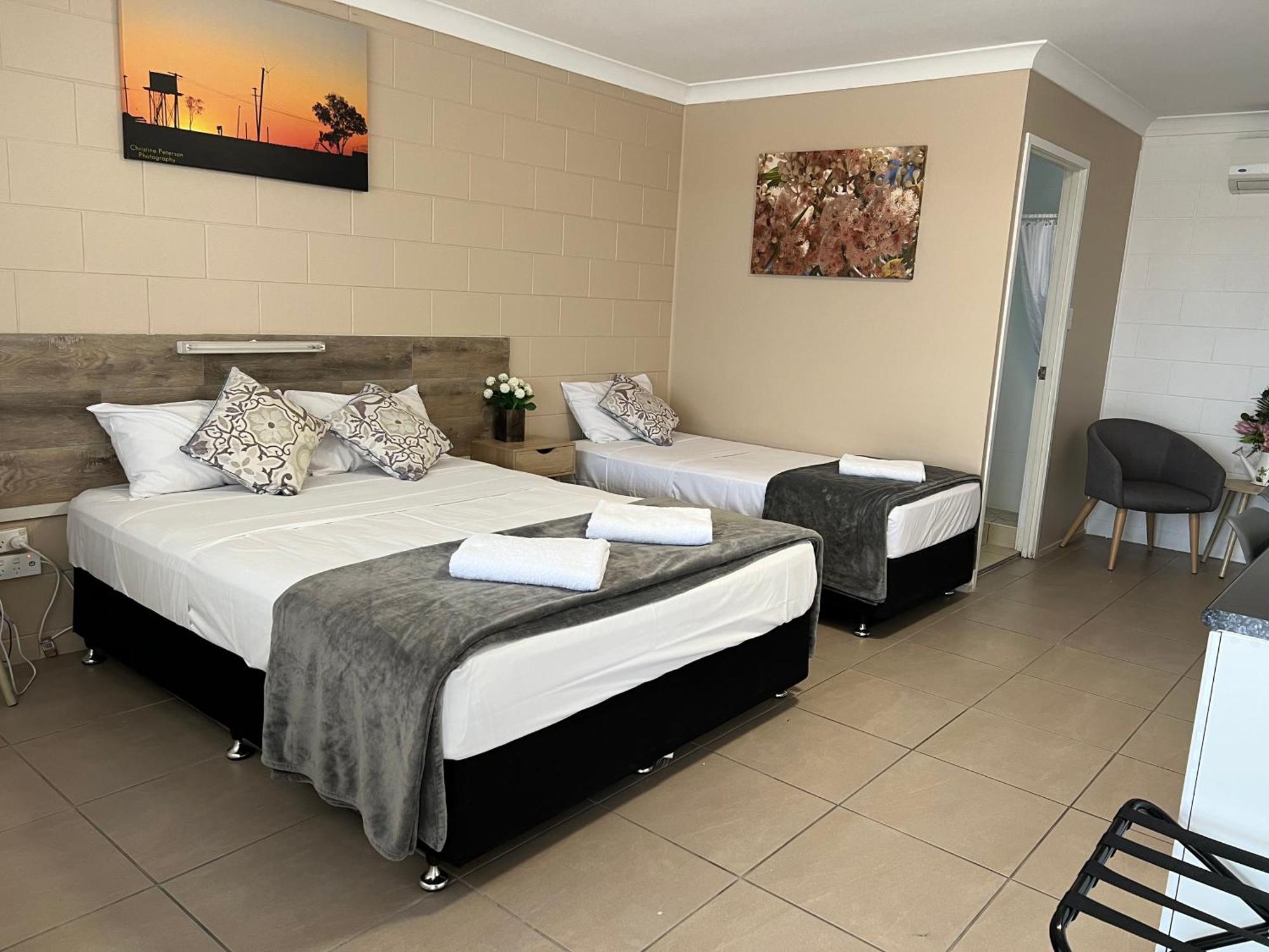Spanish Lace Motor Inn Townsville Exterior photo