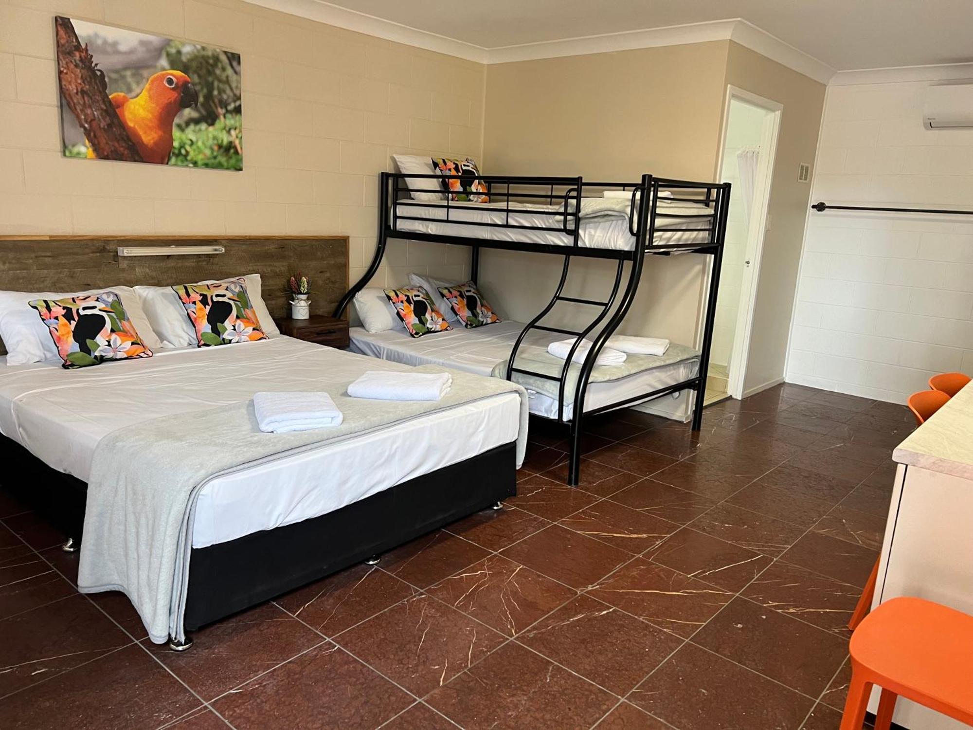 Spanish Lace Motor Inn Townsville Exterior photo