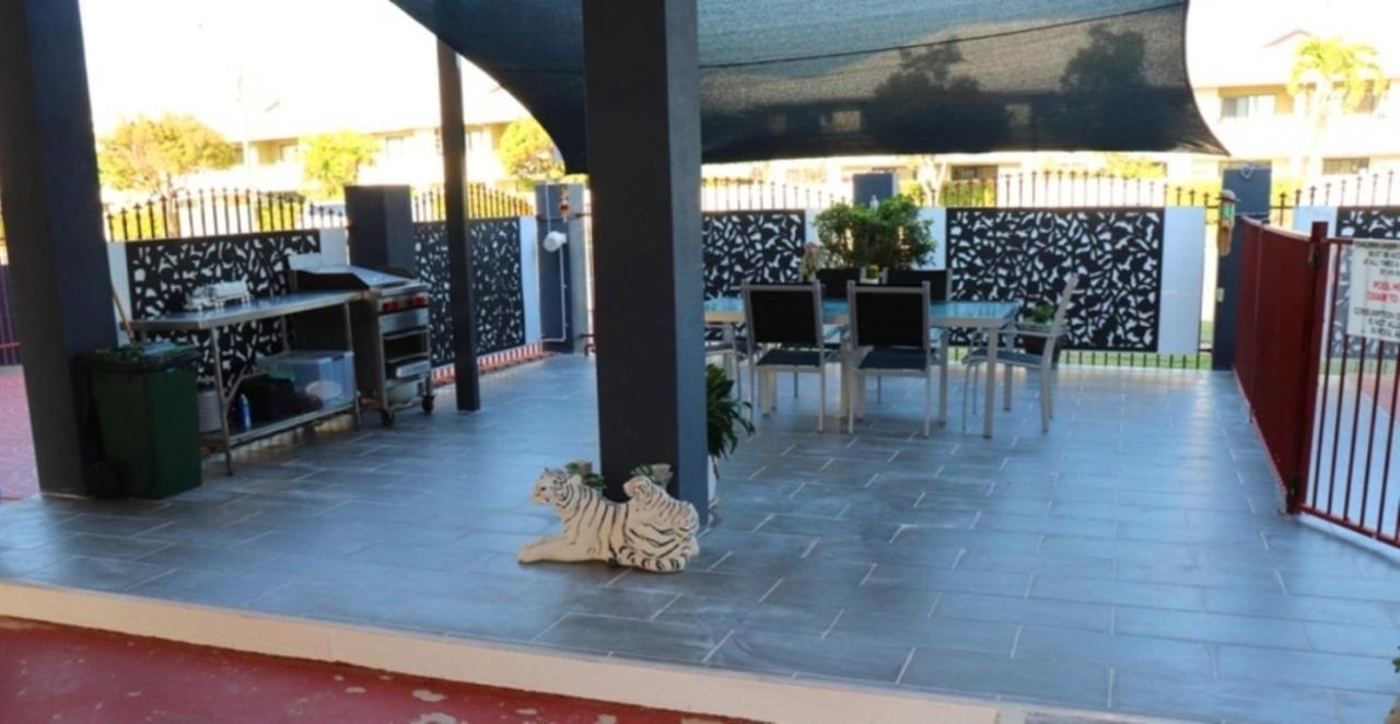 Spanish Lace Motor Inn Townsville Exterior photo